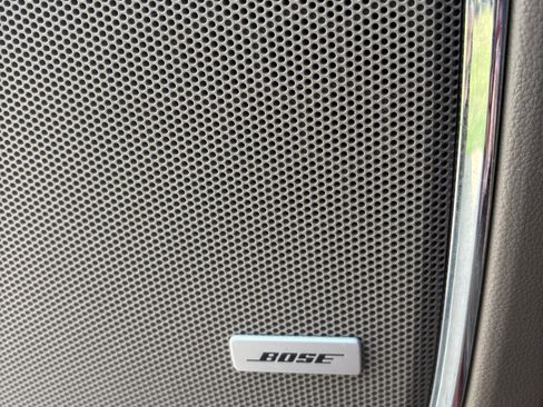 Used 2020 GMC Yukon XL SLT w/ Open Road Package image 9