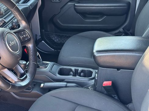 Used 2018 Jeep Wrangler Unlimited Sport S AWD/4WD image 6