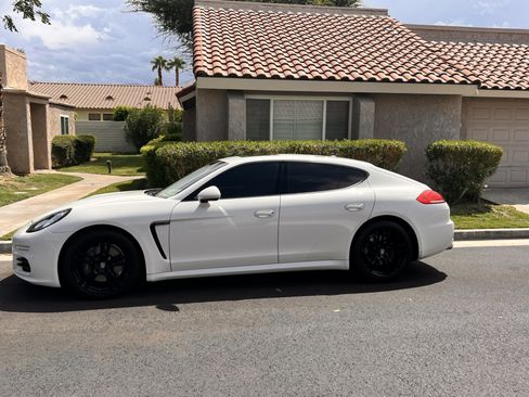Used 2014 Porsche Panamera image 11