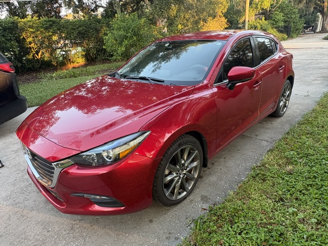 Used 2018 MAZDA MAZDA3 Touring FWD image 2