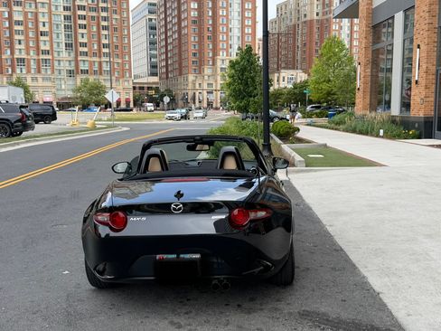 Used 2016 MAZDA MX-5 Miata Grand Touring RWD image 5