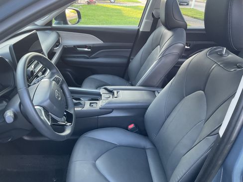 Used 2024 Toyota Grand Highlander AWD Hybrid image 12