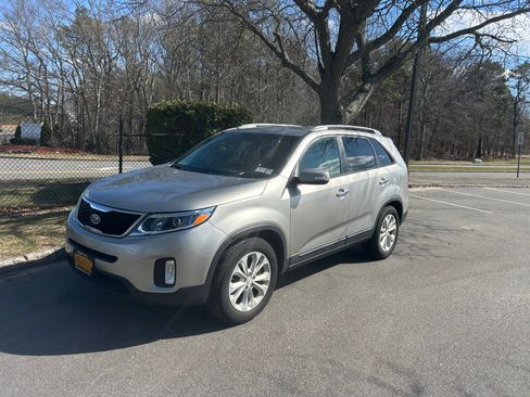 Used 2015 Kia Sorento EX FWD image 1