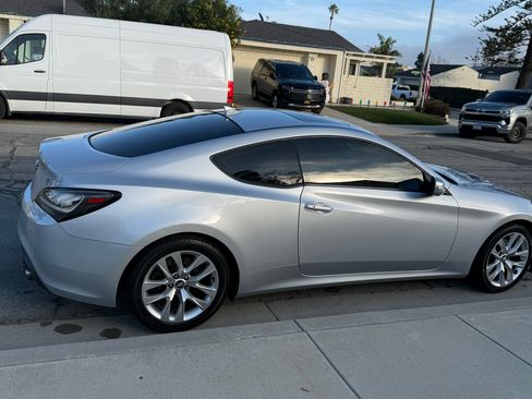 Used 2014 Hyundai Genesis 3.8 image 10