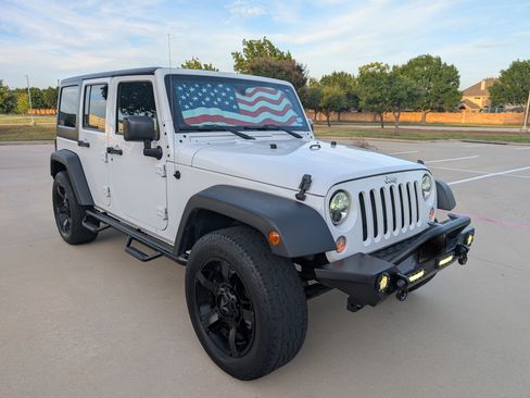 Used 2015 Jeep Wrangler Unlimited Sport w/ Quick Order Package 24S AWD/4WD image 4