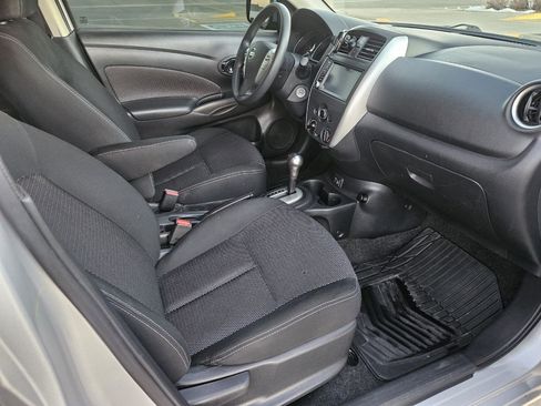 Used 2019 Nissan Versa SV image 5