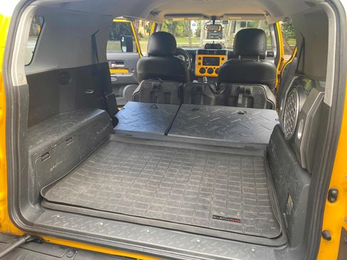 Used 2007 Toyota FJ Cruiser 2WD image 16