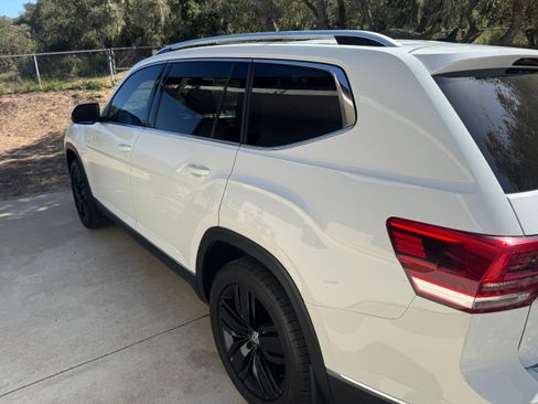 Used 2018 Volkswagen Atlas SEL Premium image 6