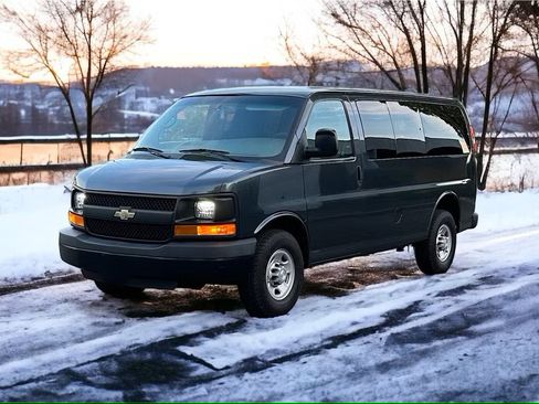 Used 2015 Chevrolet Express 2500 LS image 2