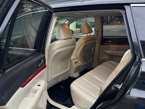 Used 2010 Subaru Outback 2.5i Limited image 6