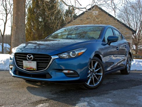 Used 2018 MAZDA MAZDA3 Touring image 1