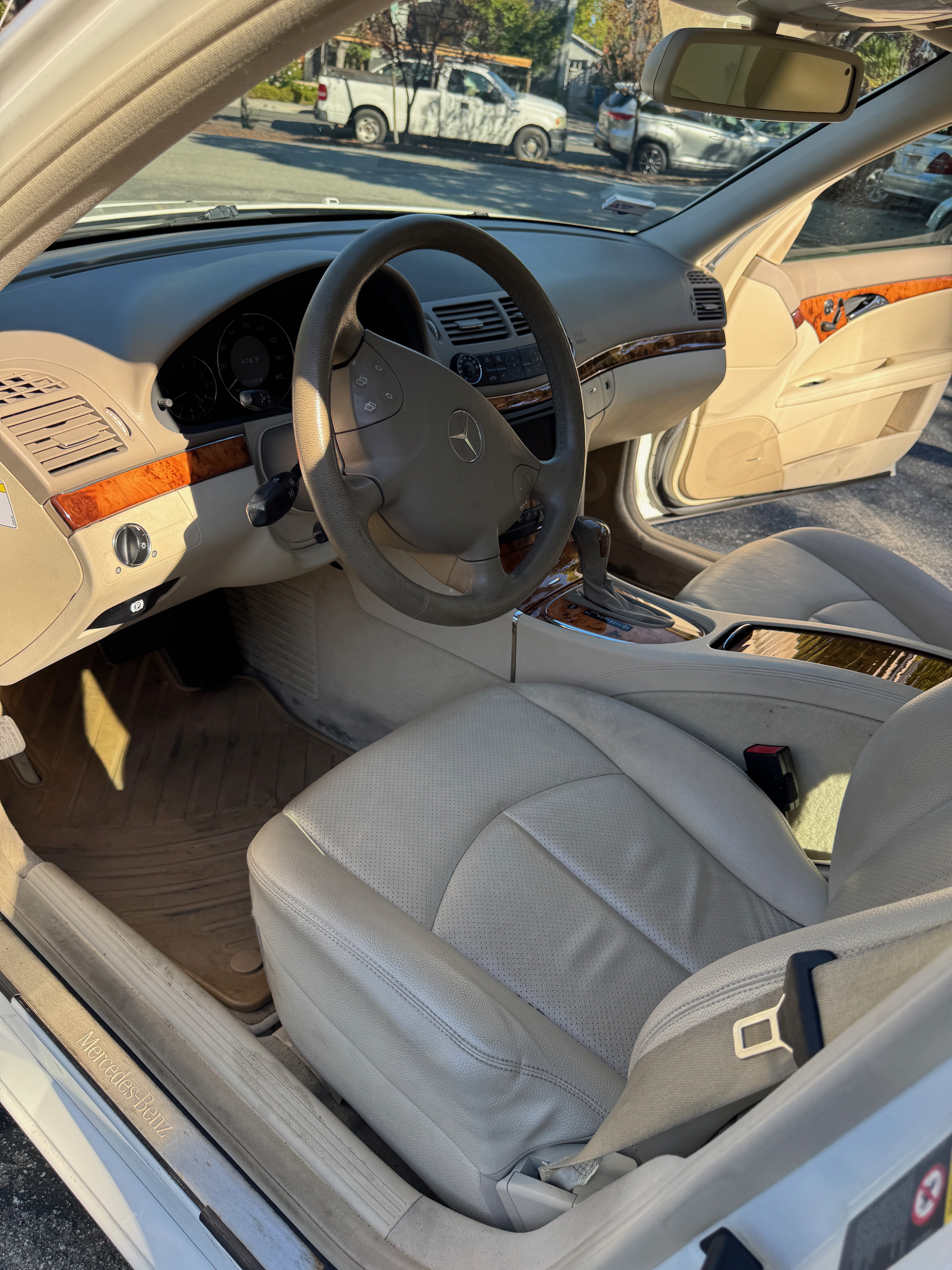 Used 2006 Mercedes-Benz E 350 4MATIC Sedan image 13
