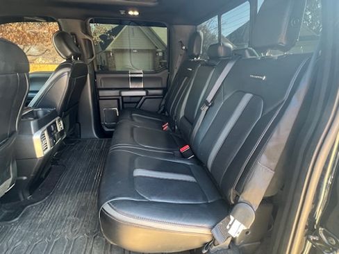 Used 2019 Ford F150 Platinum w/ Equipment Group 701A Luxury image 23