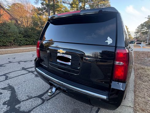 Used 2016 Chevrolet Suburban LTZ image 11