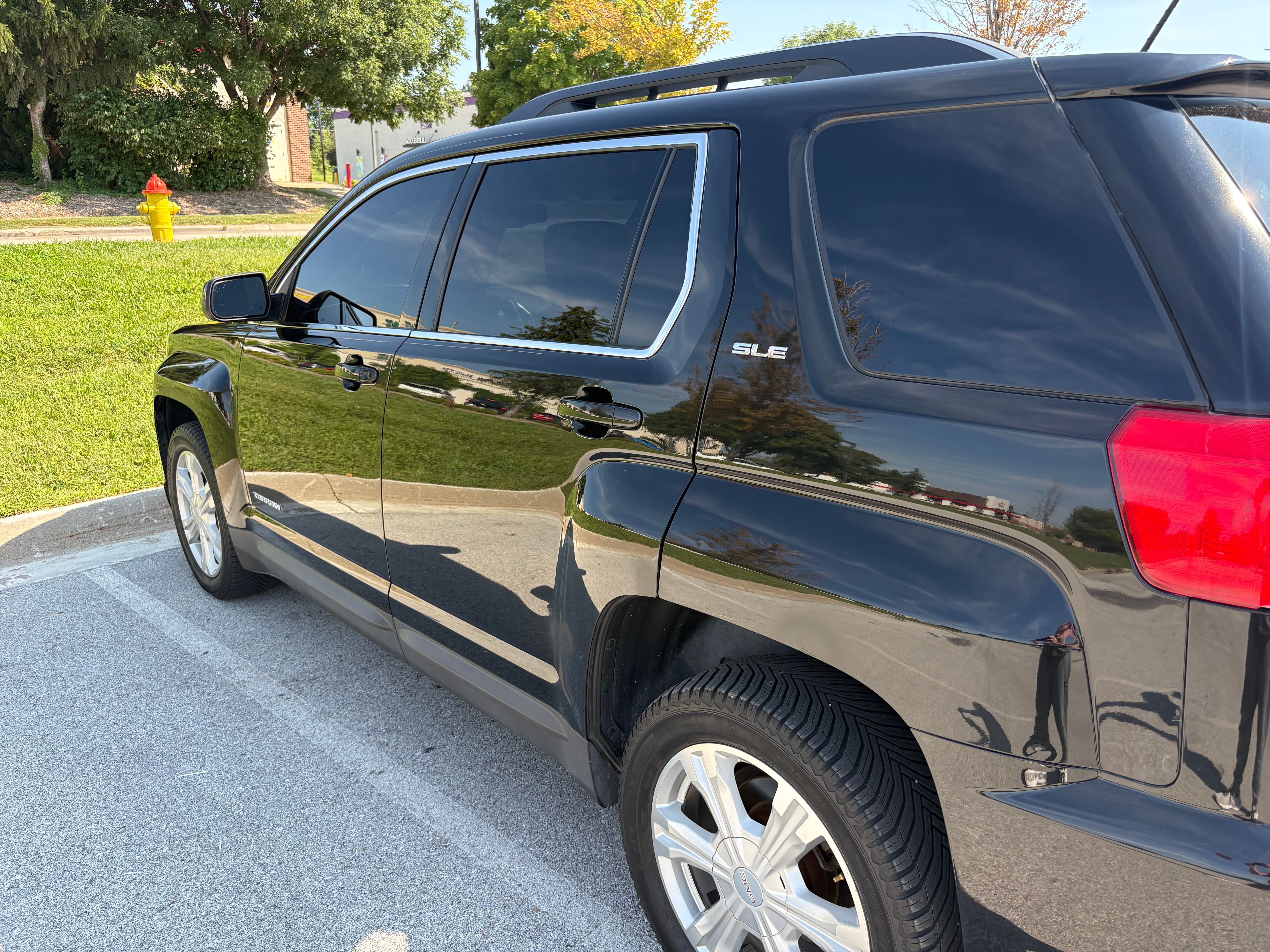 Used 2017 GMC Terrain SLE w/ Convenience Package AWD/4WD image 2