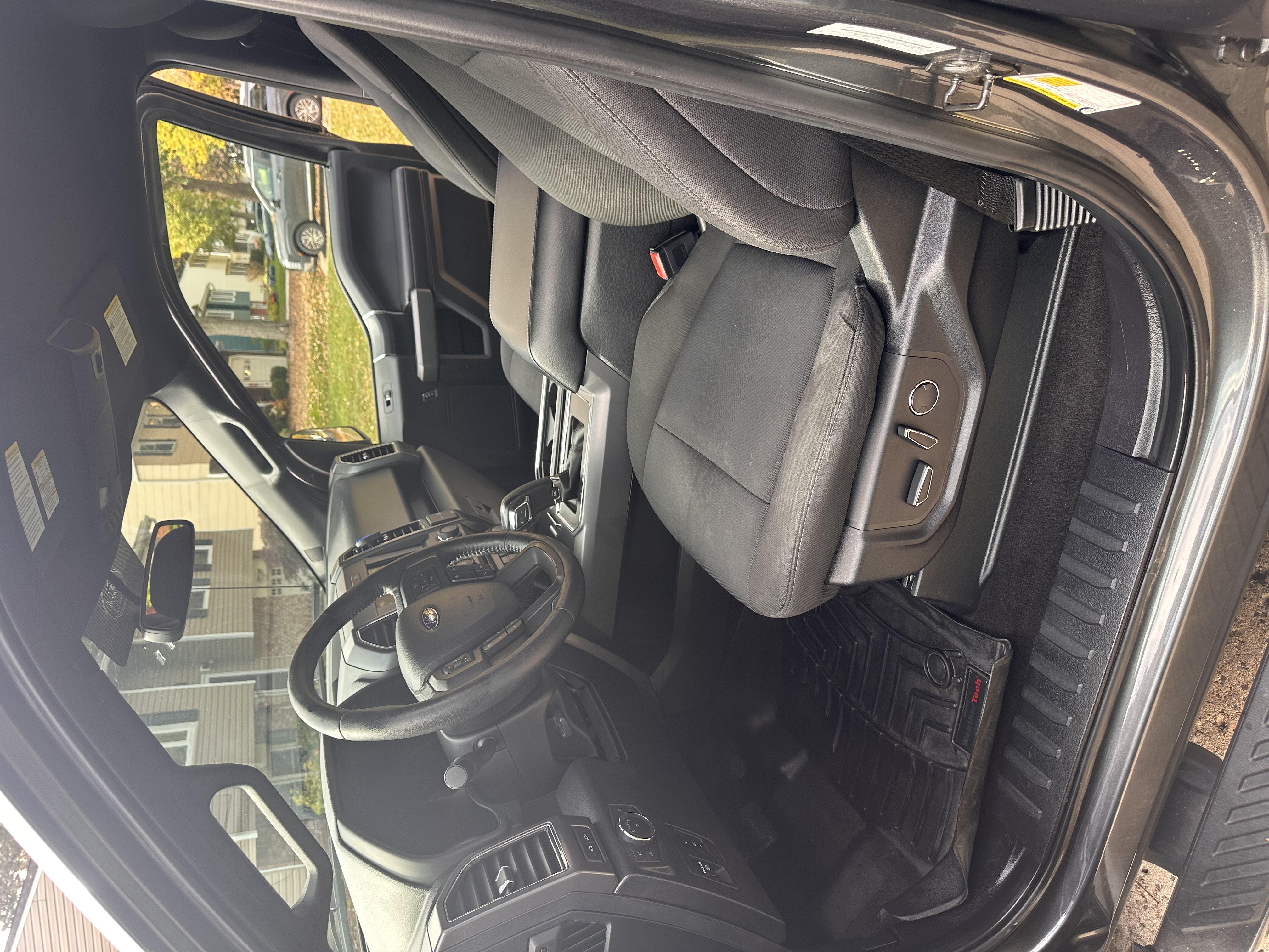 Used 2018 Ford F150 XLT w/ Equipment Group 302A Luxury AWD/4WD image 19