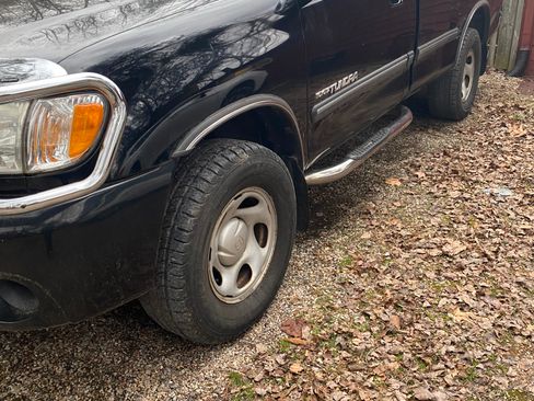 Used 2004 Toyota Tundra SR5 image 4