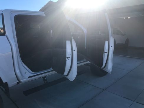 Used 2023 Chevrolet Colorado Z71 w/ Z71 Convenience Package 2 image 13