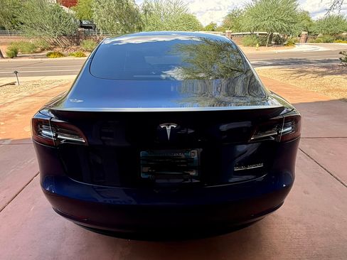 Used 2022 Tesla Model 3 Performance image 11