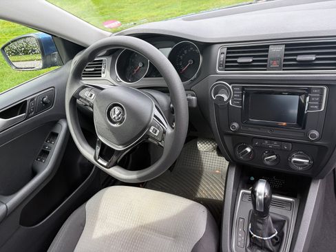 Used 2017 Volkswagen Jetta S w/ Jetta S Cold Weather Package FWD image 11
