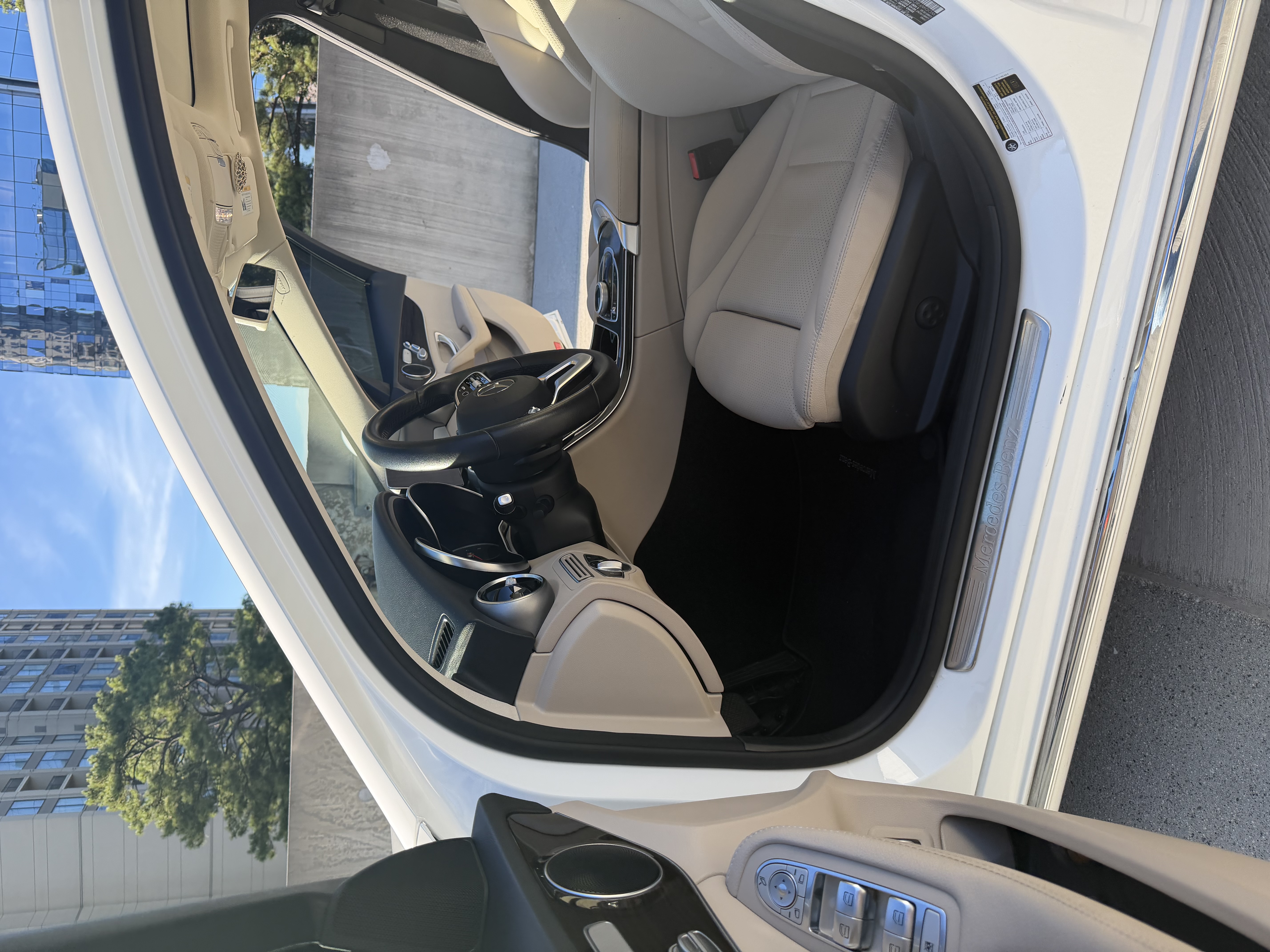 Used 2020 Mercedes-Benz C 300 Sedan image 4
