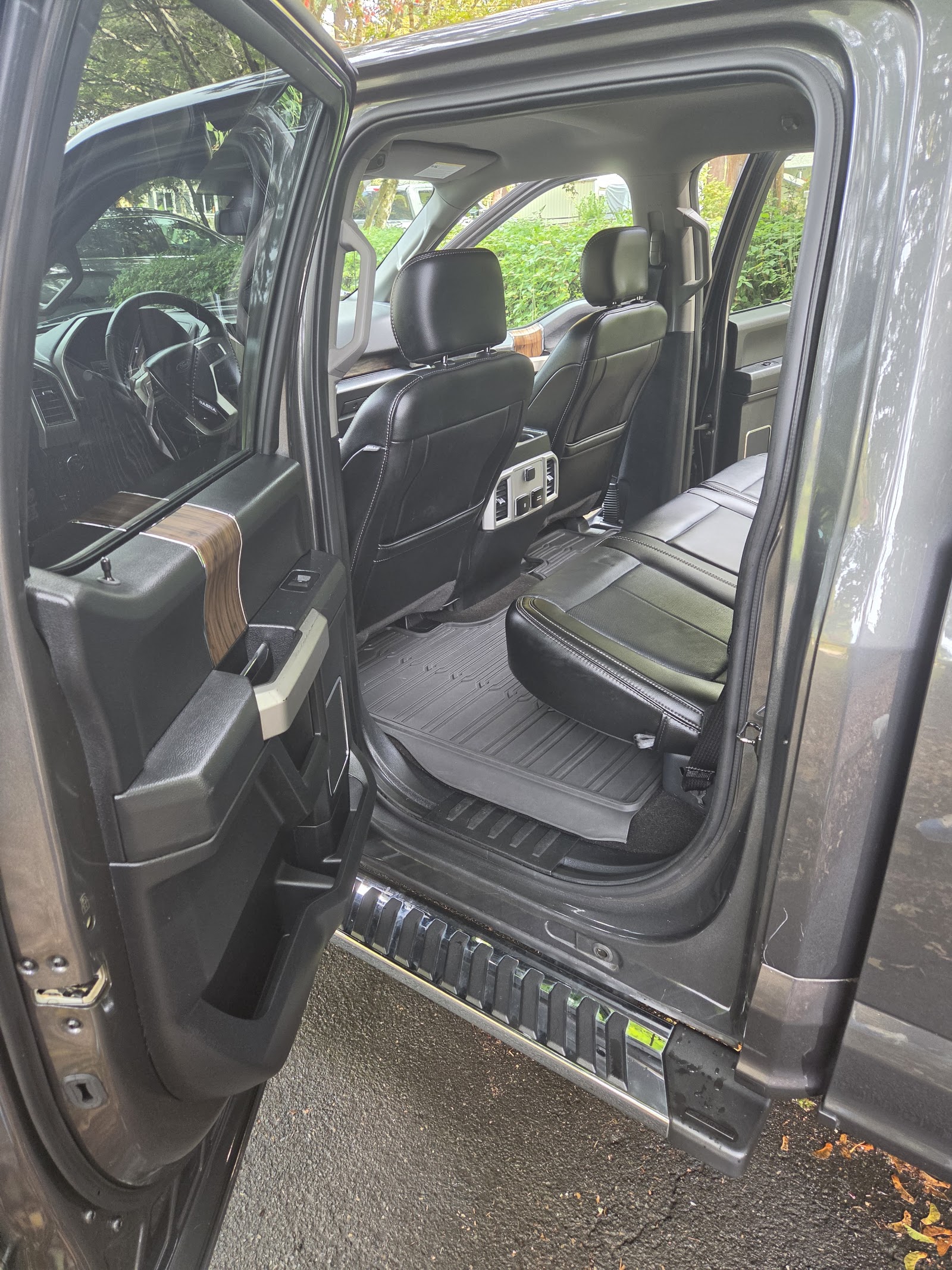 Used 2020 Ford F150 Lariat w/ Equipment Group 501A Mid AWD/4WD image 10