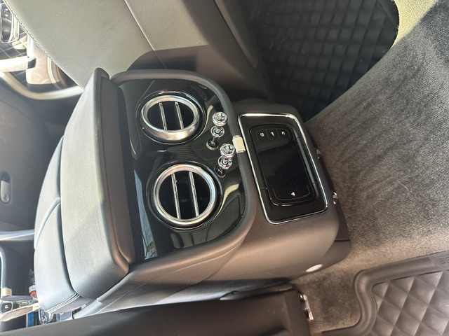 Used 2020 Bentley Bentayga Speed AWD/4WD image 19
