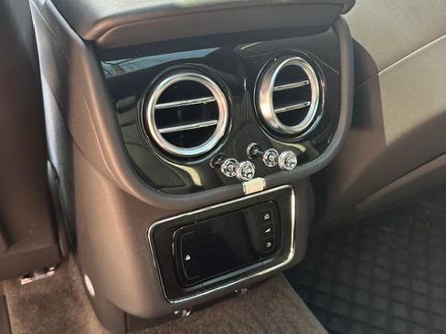 Used 2020 Bentley Bentayga Speed AWD/4WD image 19