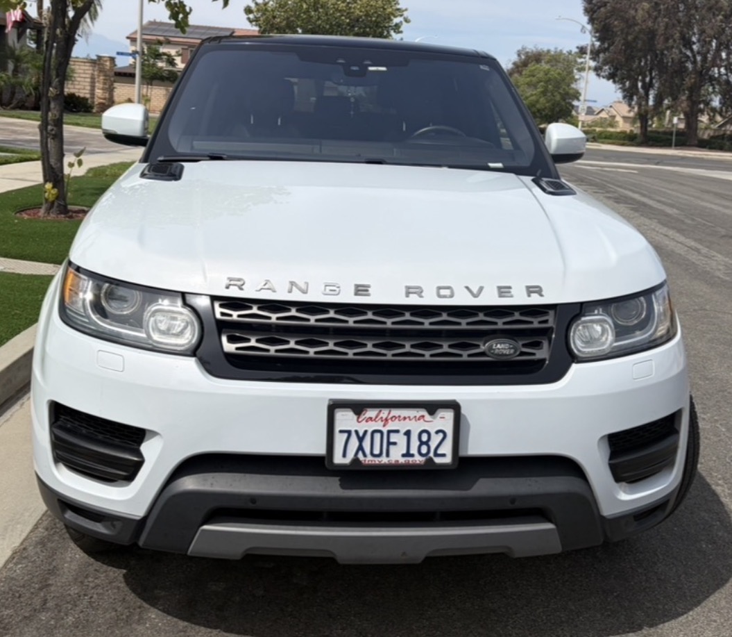 Used 2017 Land Rover Range Rover Sport SE AWD/4WD image 9