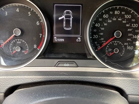 Used 2016 Volkswagen Golf S FWD image 5