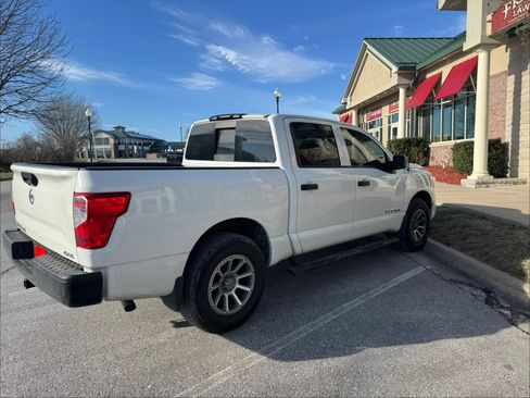 Used 2021 Nissan Titan S w/ S Utility Package image 4