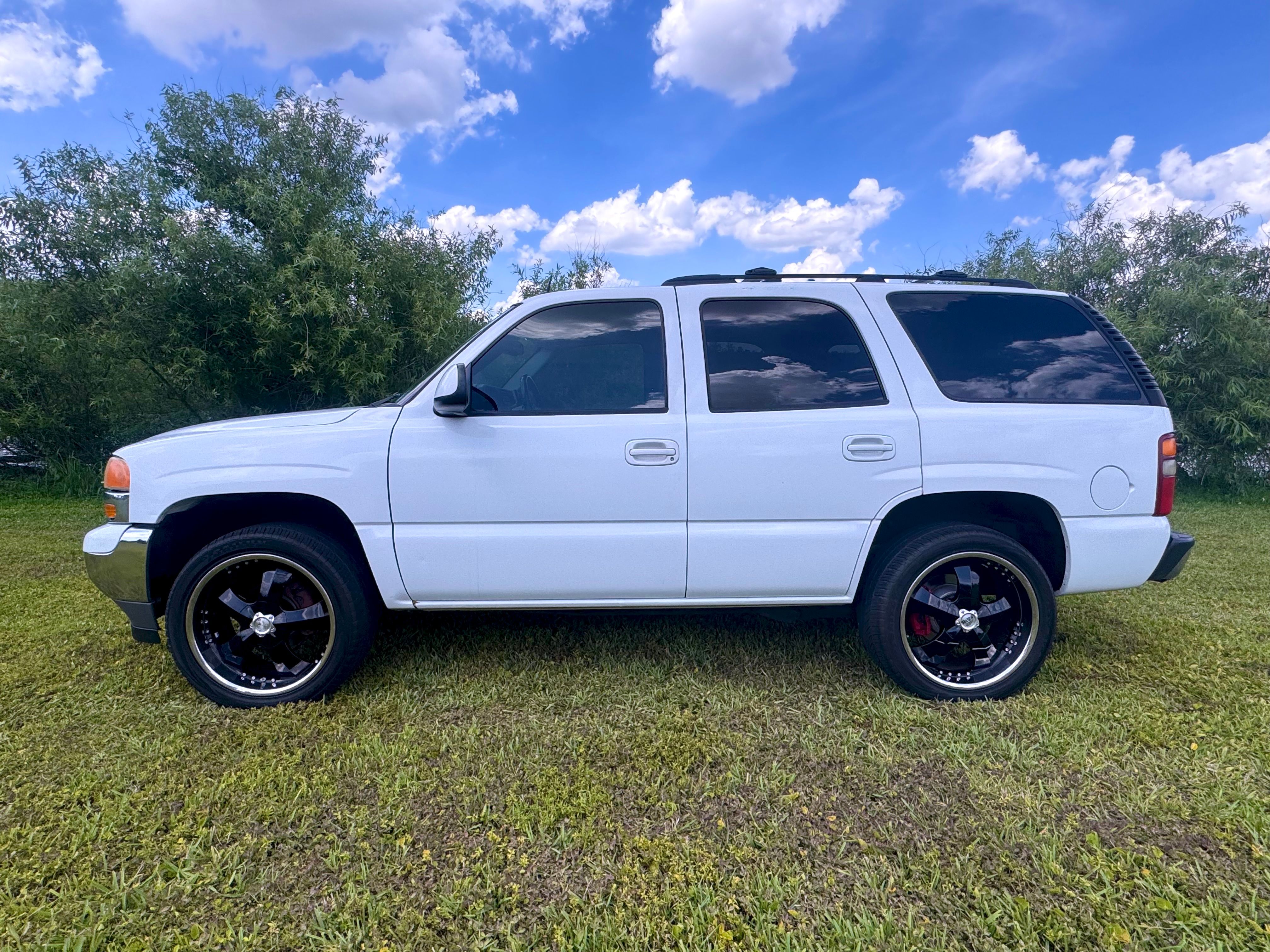 Used 2005 GMC Yukon SLT w/ SLT Preferred Equipment Group RWD image 6