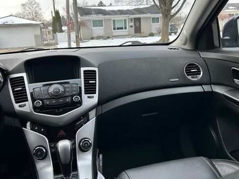 Used 2014 Chevrolet Cruze LT image 8
