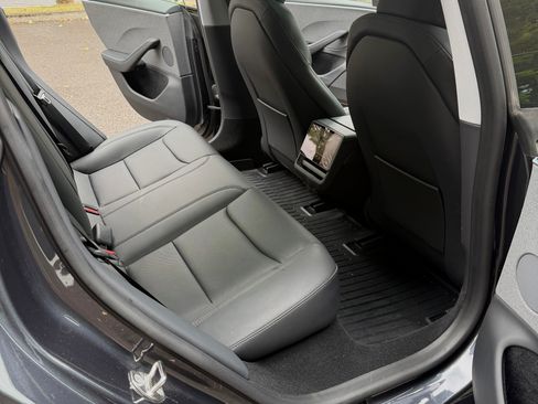 Used 2024 Tesla Model 3 Standard Range RWD image 15