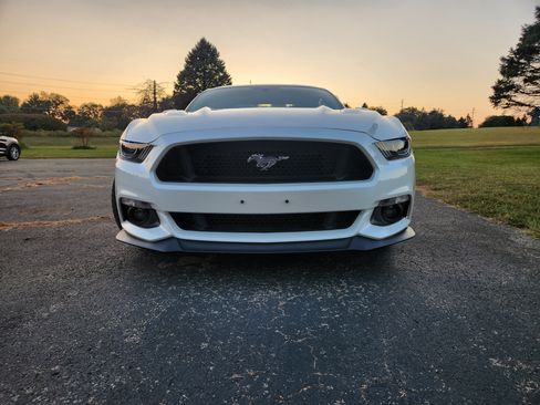 Used 2017 Ford Mustang GT Premium w/ GT Performance Package image 4
