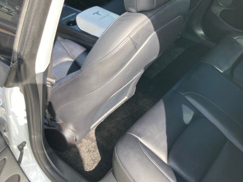 Used 2023 Tesla Model 3 Standard Range image 14