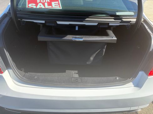 Used 2013 Mercedes-Benz E 350 Sedan image 9