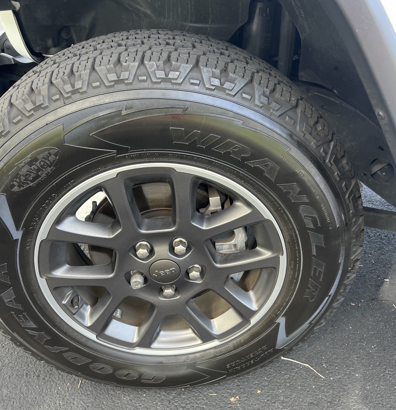 Used 2020 Jeep Gladiator Sport AWD/4WD image 4