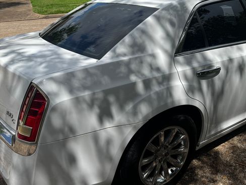 Used 2013 Chrysler 300 C RWD image 13