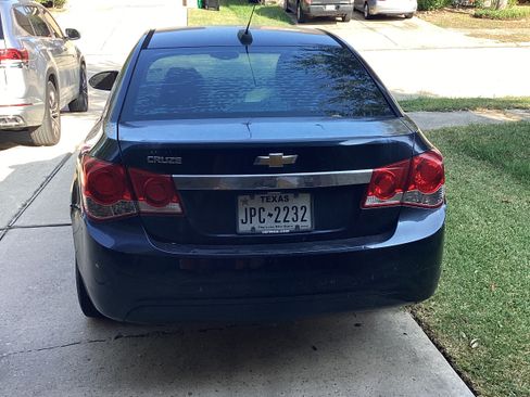 Used 2015 Chevrolet Cruze LS image 5