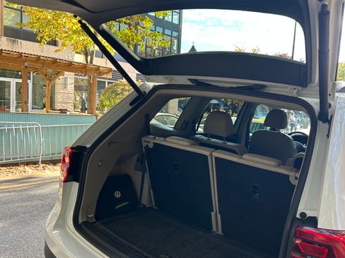 Used 2020 Volkswagen Atlas SE w/ Panoramic Sunroof Package image 6