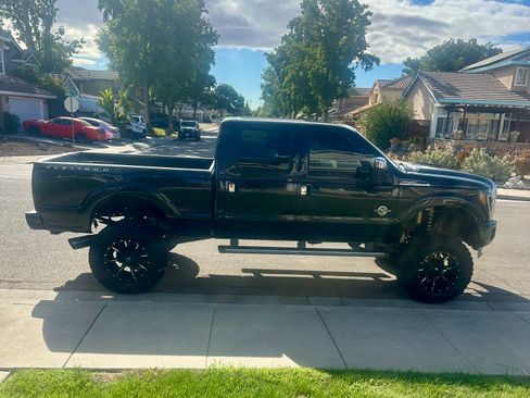 Used 2014 Ford F250 Platinum w/ FX4 Off-Road Package image 11