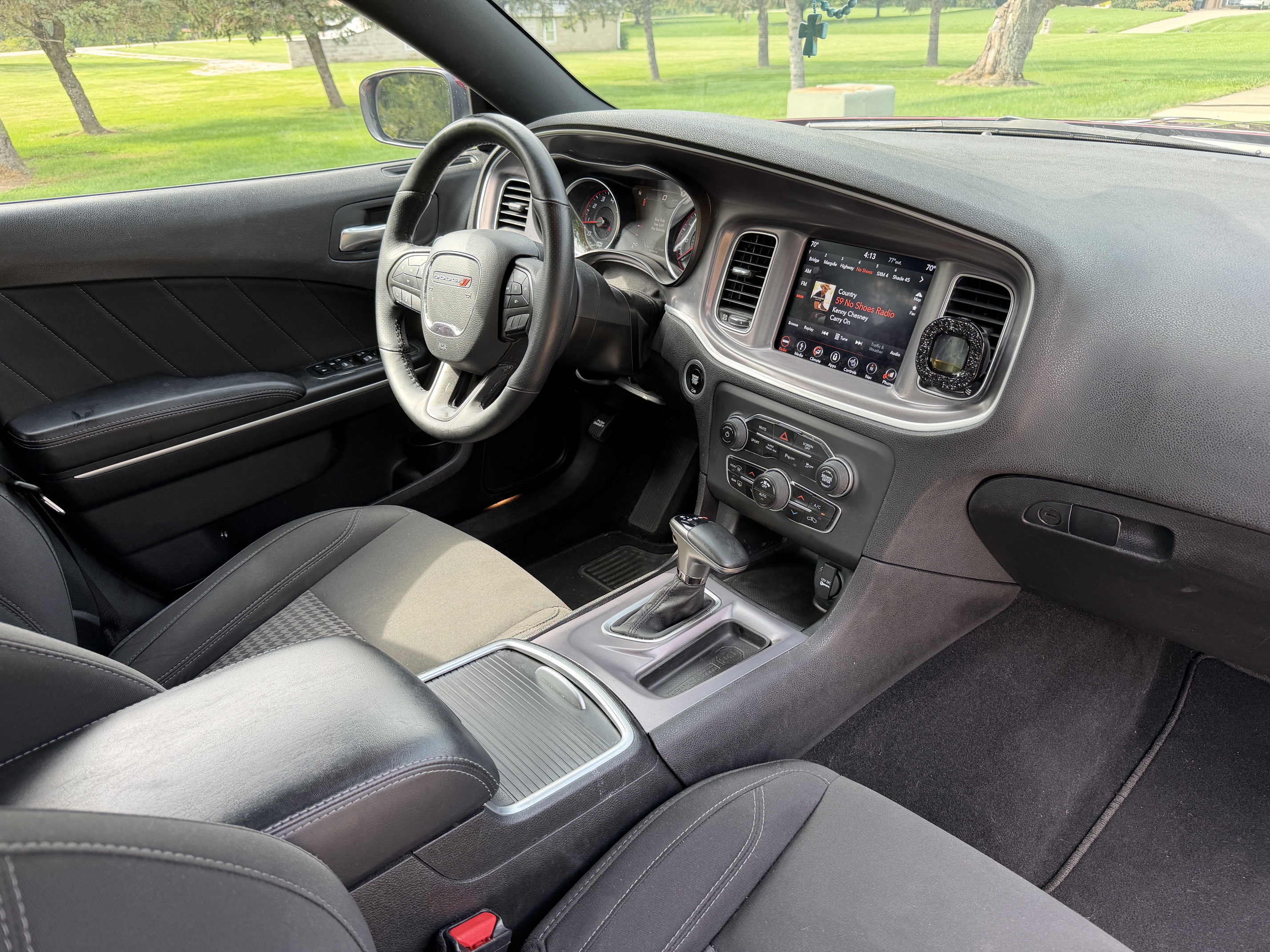 Used 2019 Dodge Charger SXT w/ Navigation & Travel Group AWD/4WD image 17