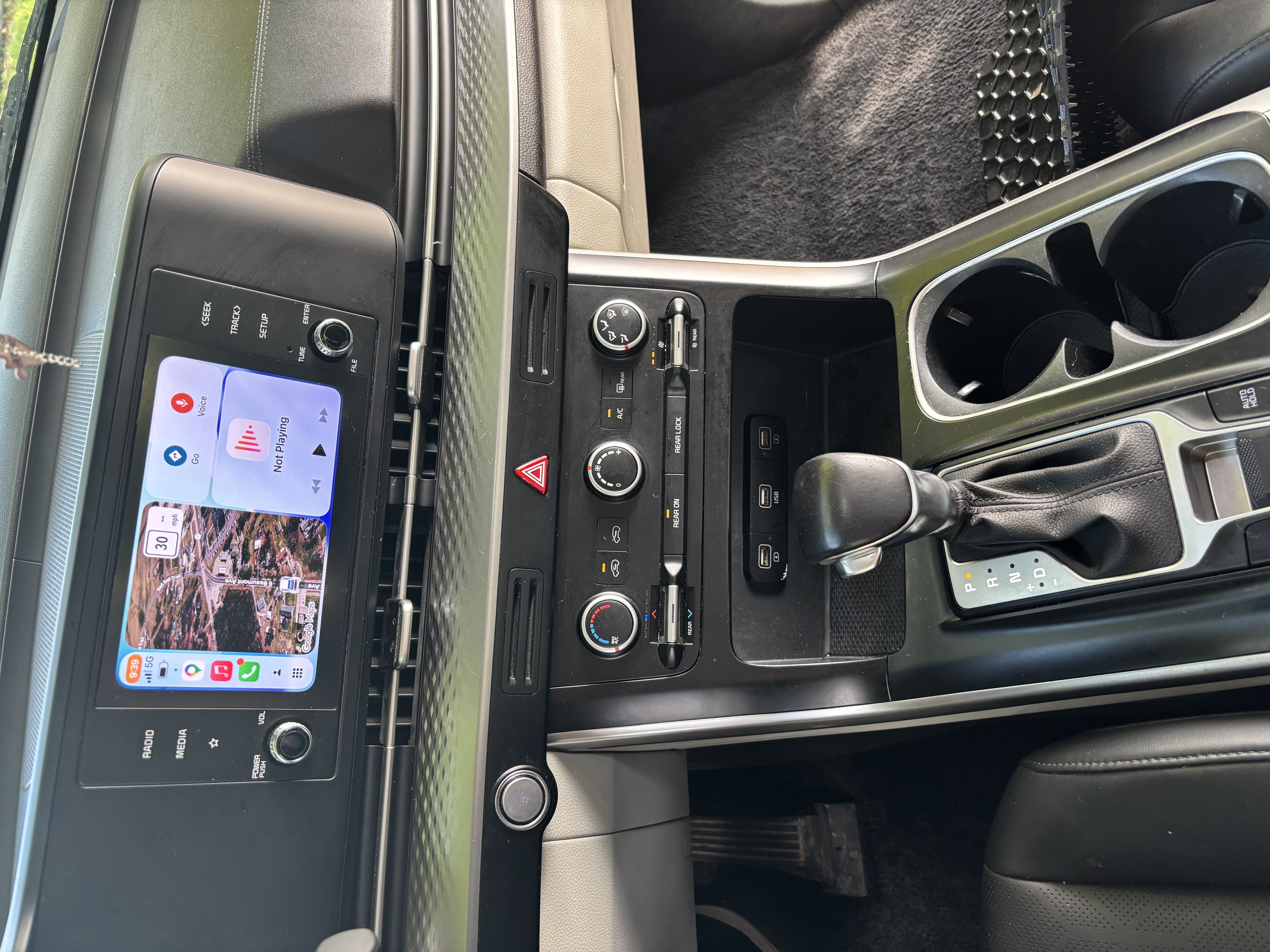 Used 2022 Kia Carnival LX FWD image 6