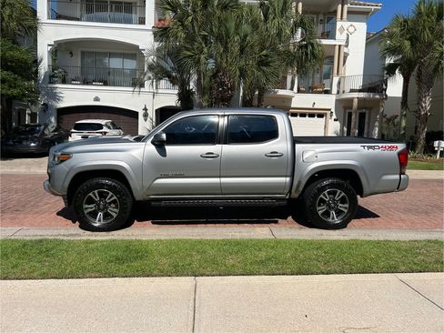 Used 2016 Toyota Tacoma TRD Sport w/ Towing Package AWD/4WD image 2