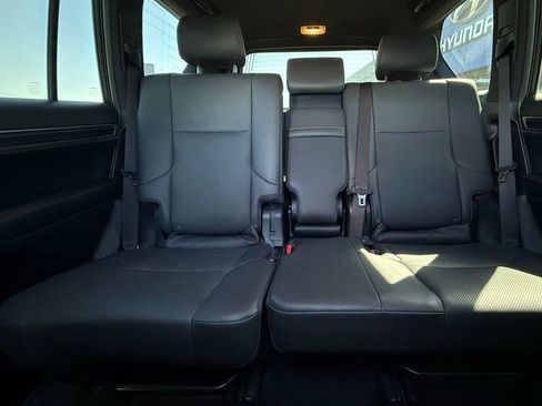 Used 2021 Lexus GX 460 Premium w/ Premium Package image 15