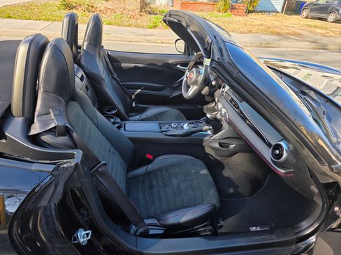 Used 2017 FIAT 124 Spider Abarth image 15