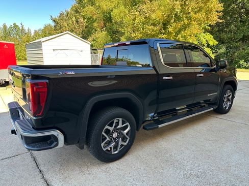 Used 2025 GMC Sierra 1500 SLT w/ SLT Premium Plus Package image 9