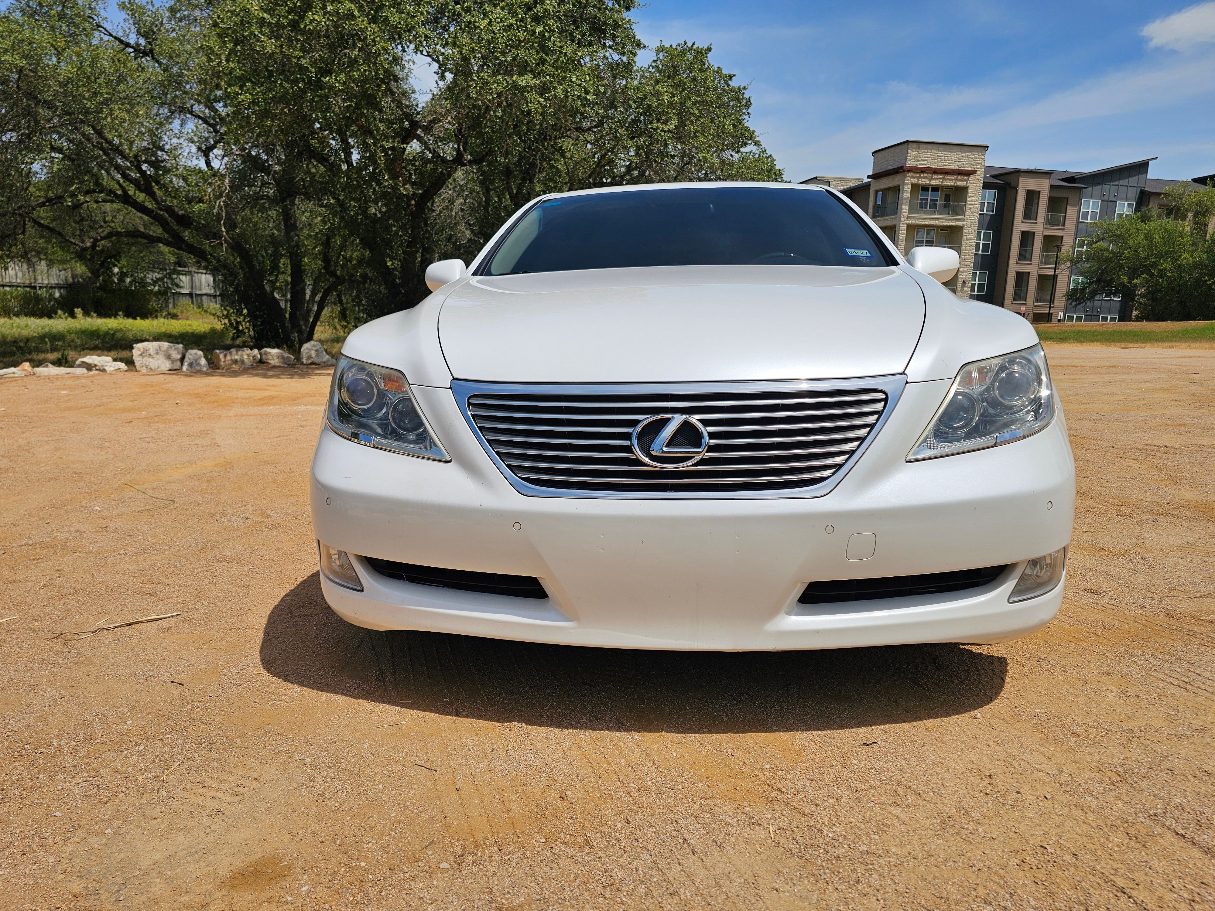 Used 2008 Lexus LS 460 RWD image 2