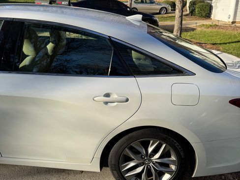 Used 2020 Toyota Avalon XLE image 5